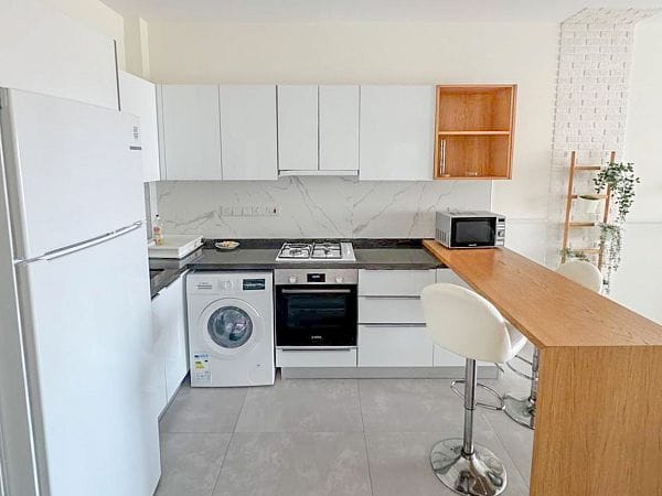 Студия 60 м² с балконом 8 м² и неперекрываемым видом на море в курортном комплексе - фото № 3