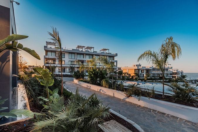 Студия 39м² с балконом 10м² в элитном комплексе в 100 метрах от пляжа - фото № 4