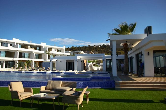 Студия 39м² с балконом 10м² в элитном комплексе в 100 метрах от пляжа - фото № 60