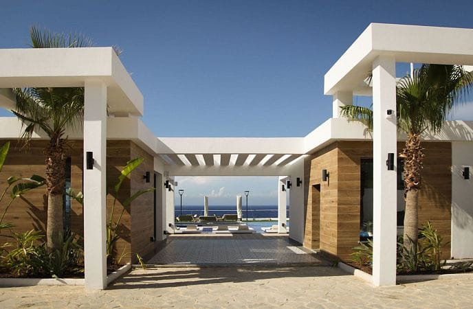 3-комнатные апартаменты 68 м² с террасой 13 м² в элитном комплексе в 100 метрах от пляжа - фото № 41