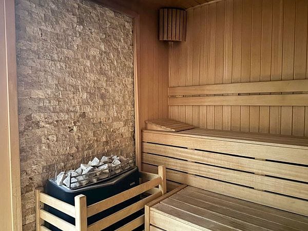 3-комнатный пентхаус 83 м² с террасой на крыше 60 м² и полным дизайн-пакетом в 200 метрах от моря! - фото № 17