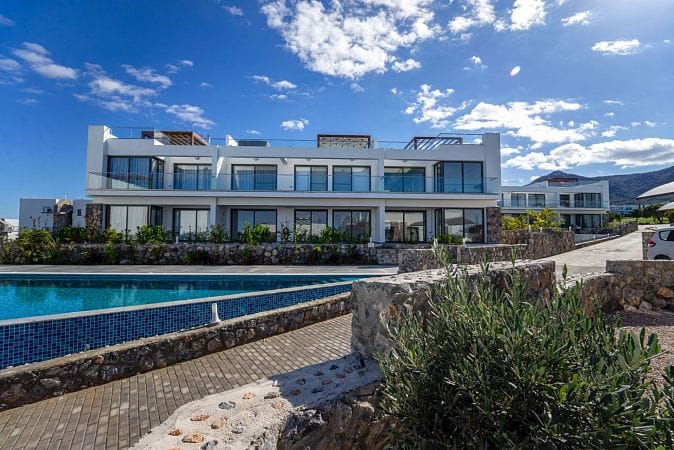 3-комнатный пентхаус 83 м² с террасой на крыше 60 м² и полным дизайн-пакетом в 200 метрах от моря! - фото № 18