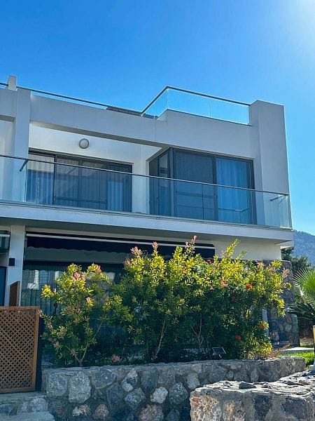 3-комнатный пентхаус 83 м² с террасой на крыше 60 м² и полным дизайн-пакетом в 200 метрах от моря! - фото № 19