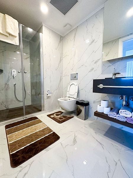 2-комнатные апартаменты 46 м² с дизайн пакетом в элитном комплексе в 750 метрах от пляжа - фото № 11