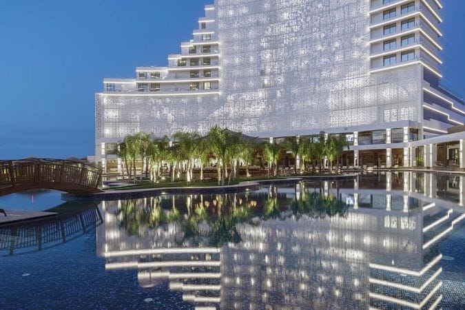 2-комнатные апартаменты 46 м² с дизайн пакетом в элитном комплексе в 750 метрах от пляжа - фото № 25