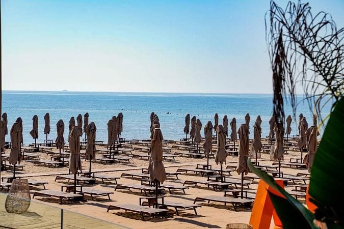 2-комнатные апартаменты 46 м² с дизайн пакетом в элитном комплексе в 750 метрах от пляжа - фото № 35