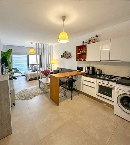 Студия 51 м² с балконом 9 м² и видом на море в курортном комплексе - фото № 6