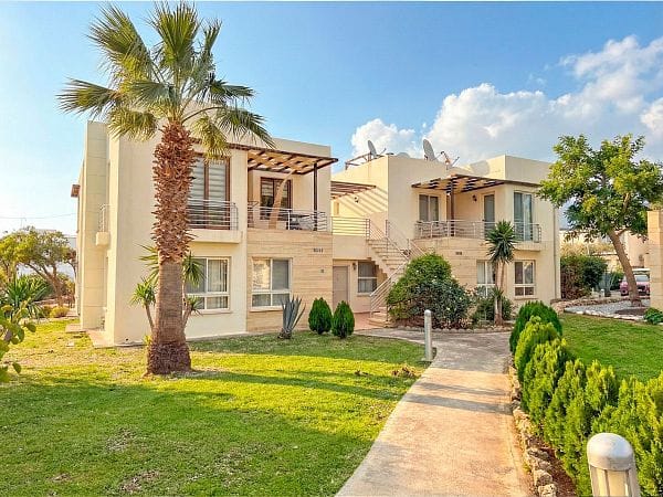 3-комнатные апартаменты 77 м² c террасой 20 м² в 400 метрах от моря - фото № 1