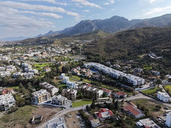 3-комнатные апартаменты 80 м² у подножия Бешпармакских гор - фото № 1