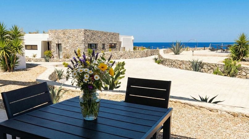 2-комнатные  апартаменты 57м² с полной меблировкой в 100 метрах от пляжа. - фото № 3