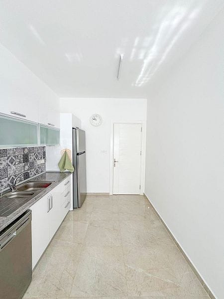 3-комнатные апартаменты 77 м² с видом на море и горы - фото № 9