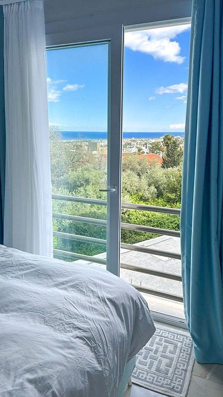 3-комнатные апартаменты 77 м² с видом на море и горы - фото № 17