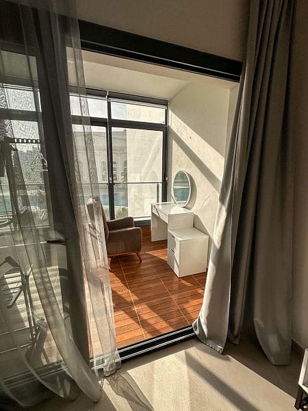 Студия 52 м² с балконом 8 м², мебелью и техникой в курортном комплексе - фото № 7