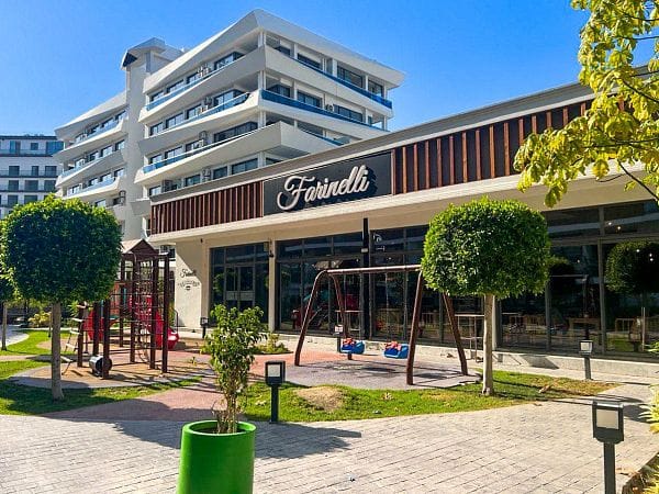 4-комнатные апартаменты 150 м² в роскошном комплексе в центре Кирении - фото № 1