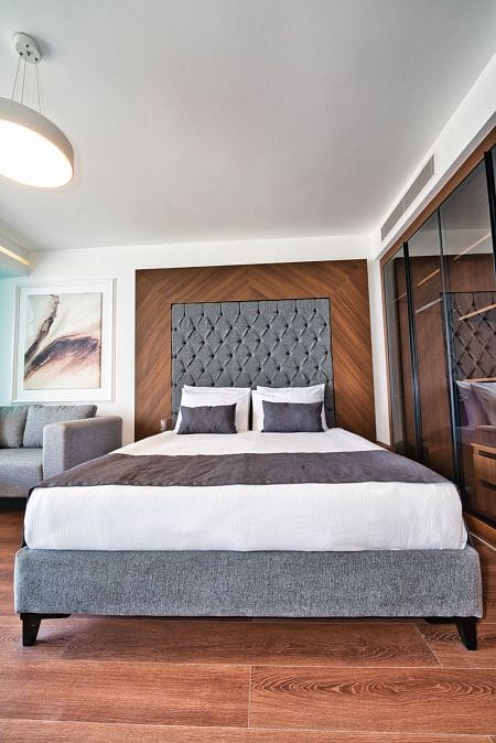 Студия 53 м² с террасой в элитном комплексе в 700 метрах от пляжа - фото № 13