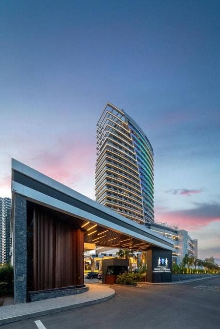 Студия 53 м² с террасой в элитном комплексе в 700 метрах от пляжа - фото № 15