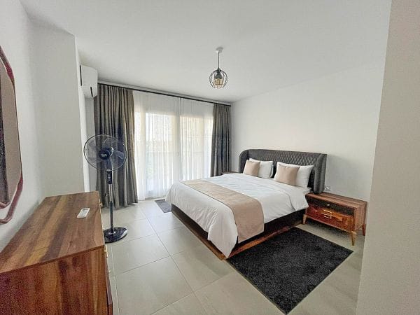 2-комнатные апартаменты 64 м² с террасой 30 м² и прямым видом на море из спальни! - фото № 12