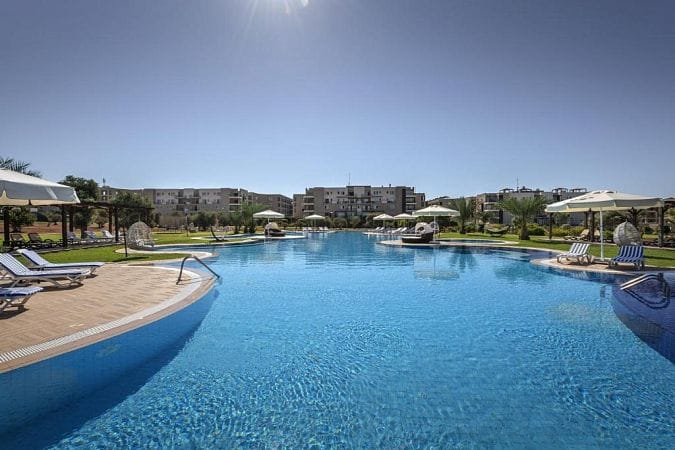 2-комнатные апартаменты 64 м² с террасой 30 м² и прямым видом на море из спальни! - фото № 17