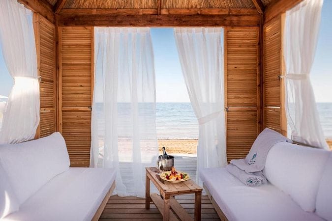 2-комнатные апартаменты 64 м² с террасой 30 м² и прямым видом на море из спальни! - фото № 19