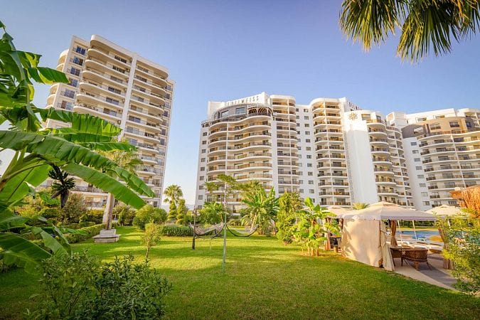 Меблированная студия 57 м² в курортном комплексе 5-звёздочного уровня - фото № 2