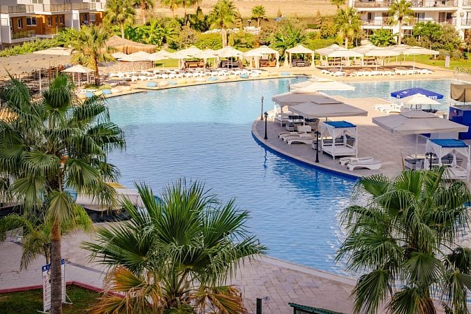 Меблированная студия 57 м² в курортном комплексе 5-звёздочного уровня - фото № 3