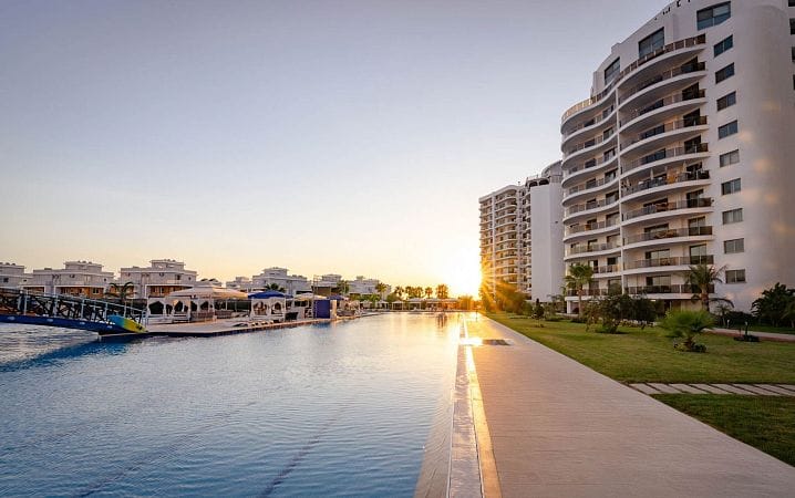 Меблированная студия 57 м² в курортном комплексе 5-звёздочного уровня - фото № 16