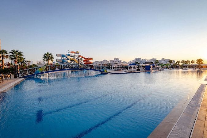 Меблированная студия 57 м² в курортном комплексе 5-звёздочного уровня - фото № 17