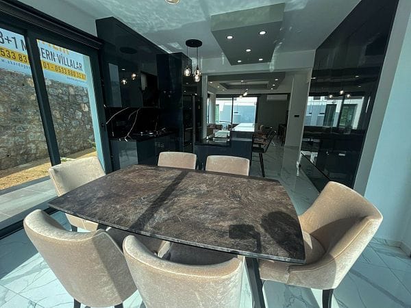 Новая 4-комнатная вилла 230 м² с видом на горы и море - фото № 16