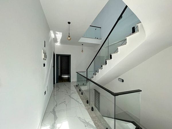 Новая 4-комнатная вилла 230 м² с видом на горы и море - фото № 27