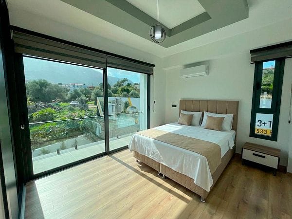 Новая 4-комнатная вилла 230 м² с видом на горы и море - фото № 31