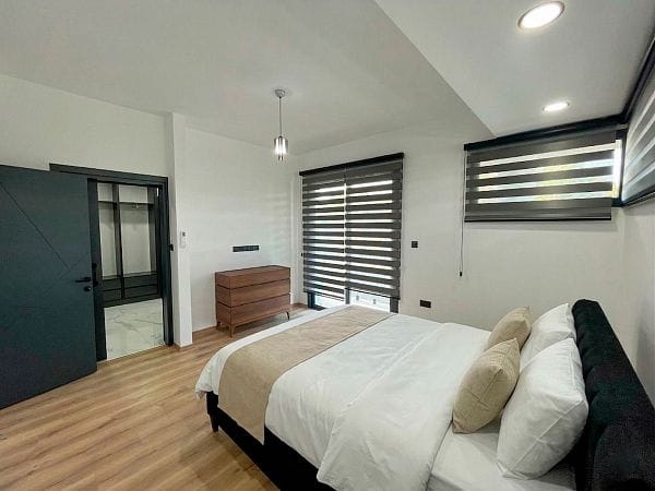 Новая 4-комнатная вилла 230 м² с видом на горы и море - фото № 35