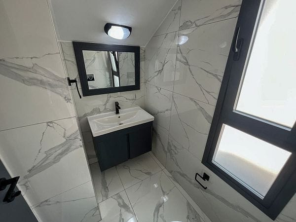 Новая 4-комнатная вилла 230 м² с видом на горы и море - фото № 39