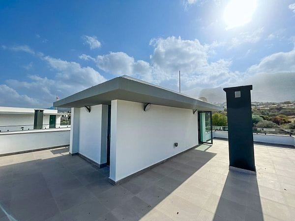 Новая 4-комнатная вилла 230 м² с видом на горы и море - фото № 45