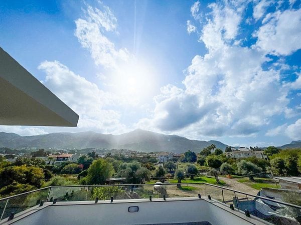 Новая 4-комнатная вилла 230 м² с видом на горы и море - фото № 46