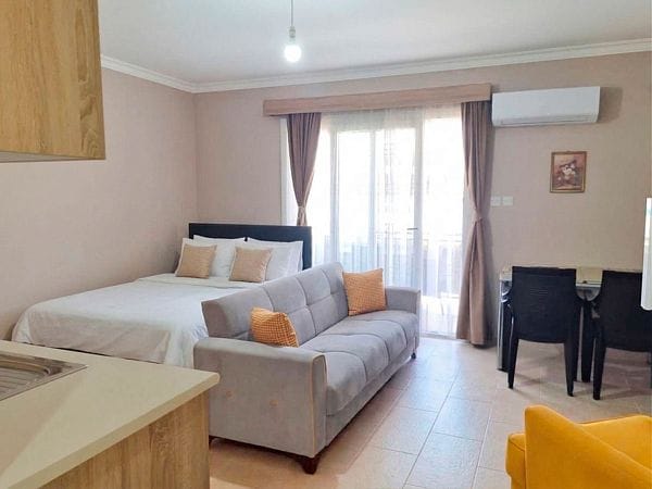 Студия 48 м² с террасой 12 м² в 900 метрах от моря - фото № 1