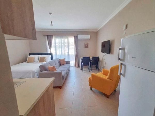 Студия 48 м² с террасой 12 м² в 900 метрах от моря - фото № 2