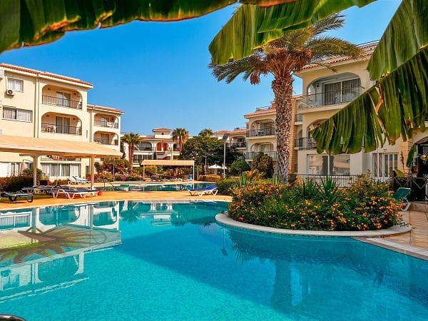 3-комнатные апартаменты 60 м² с террасой всего в 150 метрах от моря! - фото № 2