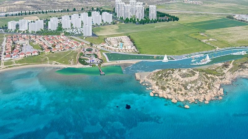 Полностью меблированная 4-спальная вилла 200 м² с отдельным участком земли 580 м² в 170 метрах от пляжа - фото № 47