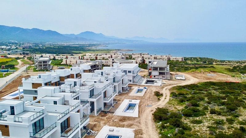 3-комнатный таунхаус 127 м² c террасой на крыше 40 м² в комплексе с частным пляжем - фото № 3