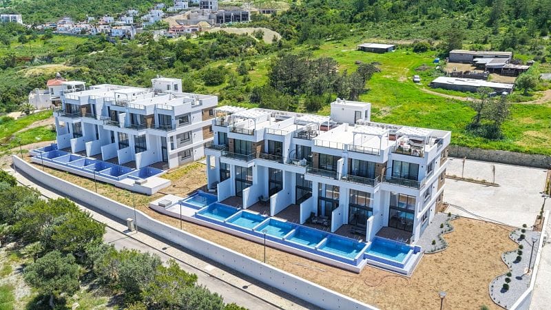 3-комнатные апартаменты 68 м² с террасой 13 м² в элитном комплексе в 100 метрах от пляжа - фото № 2