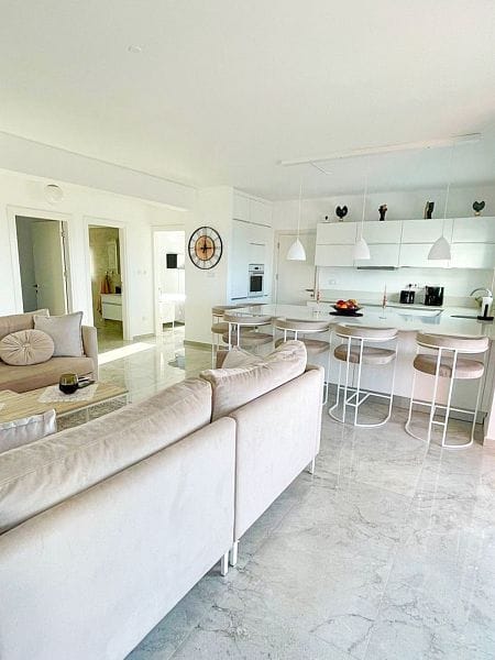 4-комнатный пентхаус 110 м² с балконом и террасой 82 м² в 250 метрах от моря! - фото № 8