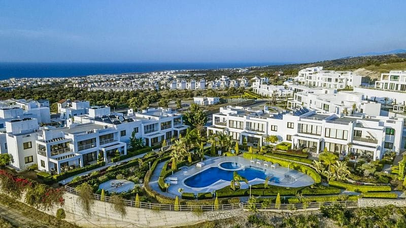 4-комнатные апартаменты 133 м² с террасой 32 м² и прямым видом на море в шикарном комплексе - фото № 1