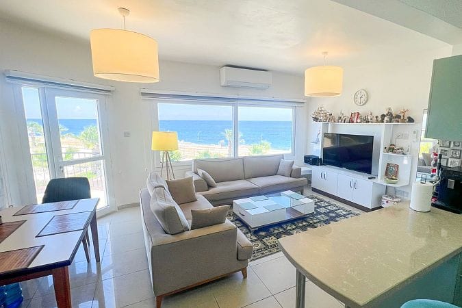 4-комнатные апартаменты 80 м² с террасой на крыше 80 м² всего в 50 метрах от моря! - фото № 1