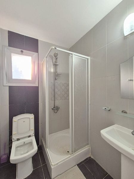 3-комнатные апартаменты 52 м² с частным двориком в 100 метрах от пляжа и казино! - фото № 15