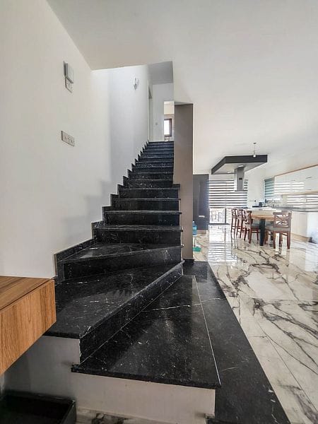 4-комнатная вилла 160 м² с участком и террасой в 350 метрах от пляжа - фото № 13