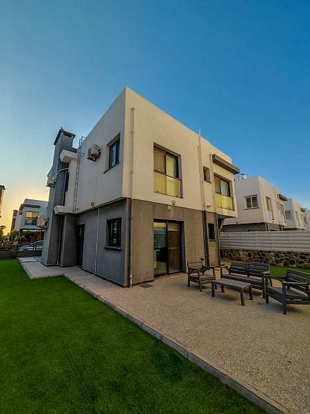 4-комнатная вилла 160 м² с участком и террасой в 350 метрах от пляжа - фото № 34
