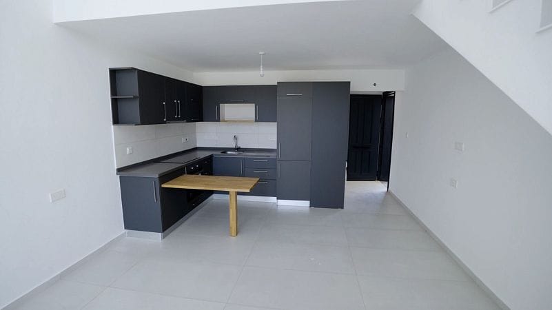 2-комнатный пентхаус loft 67 м² с террасой на крыше 31 м² в 350 метрах от моря! - фото № 6