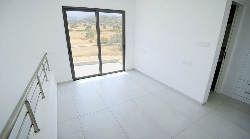 2-комнатный пентхаус loft 67 м² с террасой на крыше 31 м² в 350 метрах от моря! - фото № 8