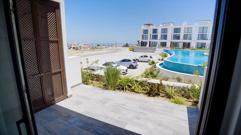 Студия 36 м² с террасой 13 м² в 350 метрах от моря! - фото № 6