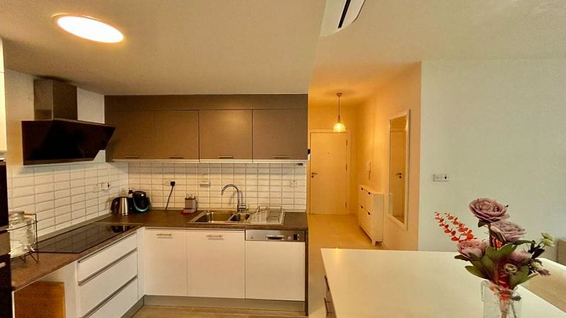 3-комнатные апартаменты 130 м² в 200 метрах от пляжа с панорамным видом на море! - фото № 8
